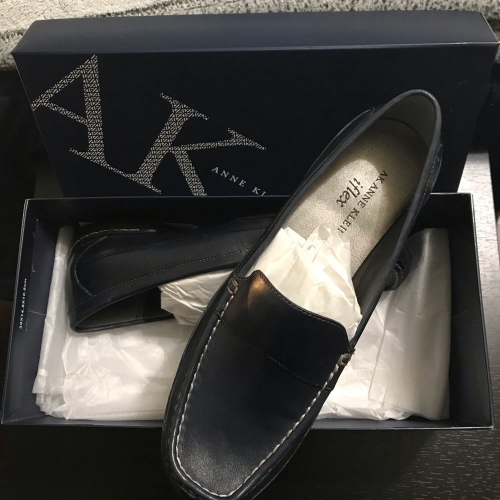 NIB Anne Klein Iflex loafers-Navy size 8M